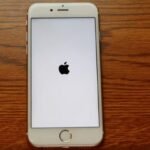 porque mi iphone se reinicia solo